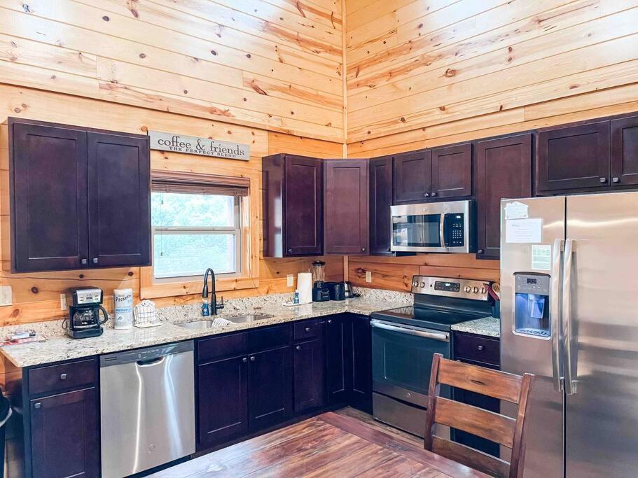 Indoor Heated Pool Hot Tub Cabin 세비어빌 외부 사진