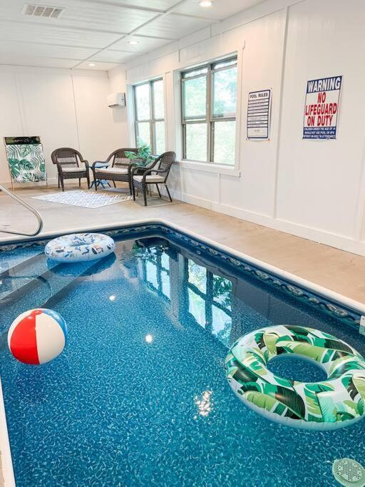 Indoor Heated Pool Hot Tub Cabin 세비어빌 외부 사진