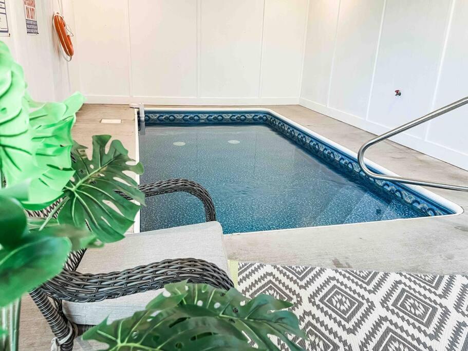 Indoor Heated Pool Hot Tub Cabin 세비어빌 외부 사진