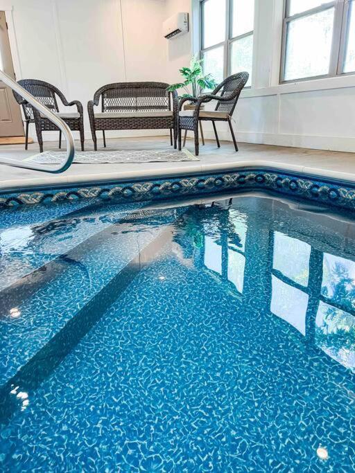 Indoor Heated Pool Hot Tub Cabin 세비어빌 외부 사진