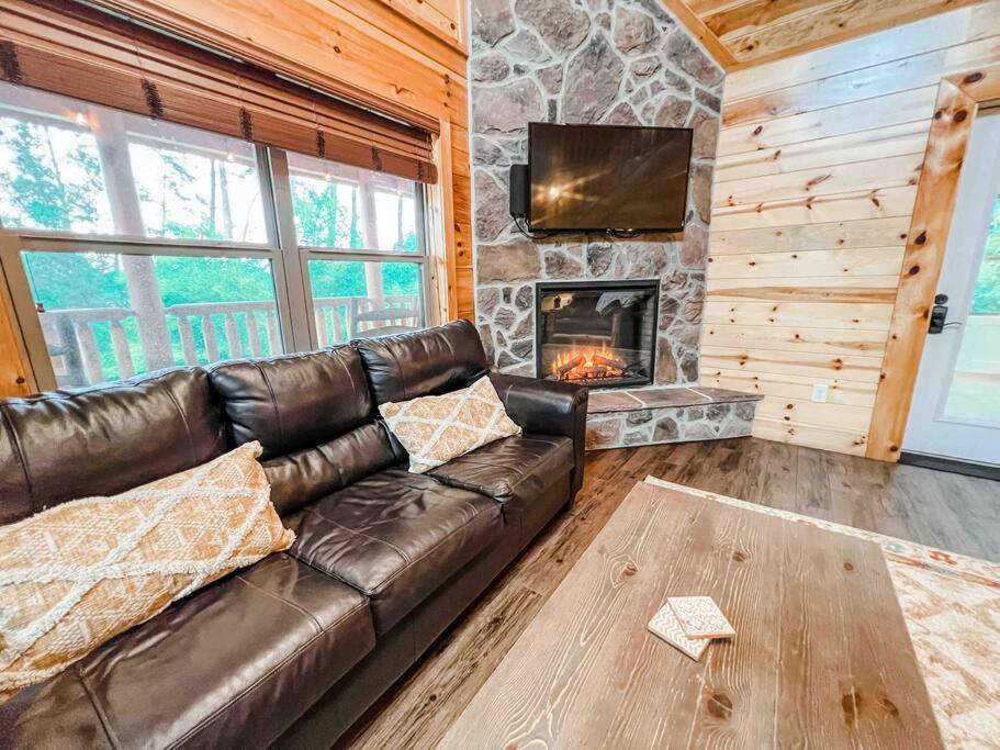 Indoor Heated Pool Hot Tub Cabin 세비어빌 외부 사진